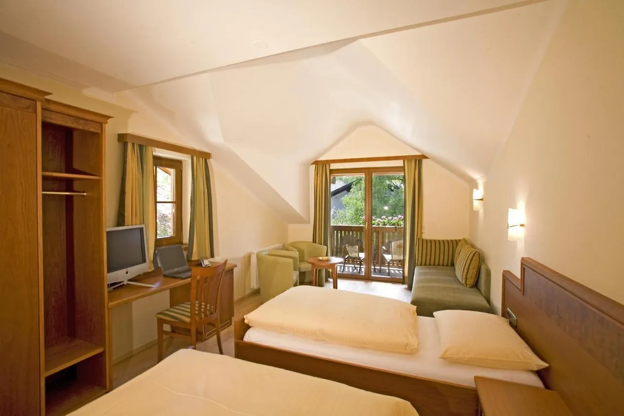 ****  Garten - Hotel Sallerhof Grödig Oostenrijk